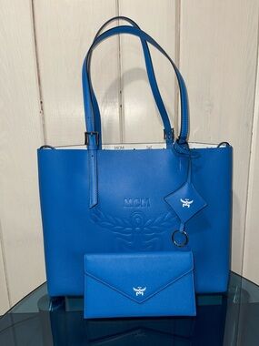 MCM Tote Himmel Shopper Embossed Logo Leather New Munich Blue NWT full inclusion